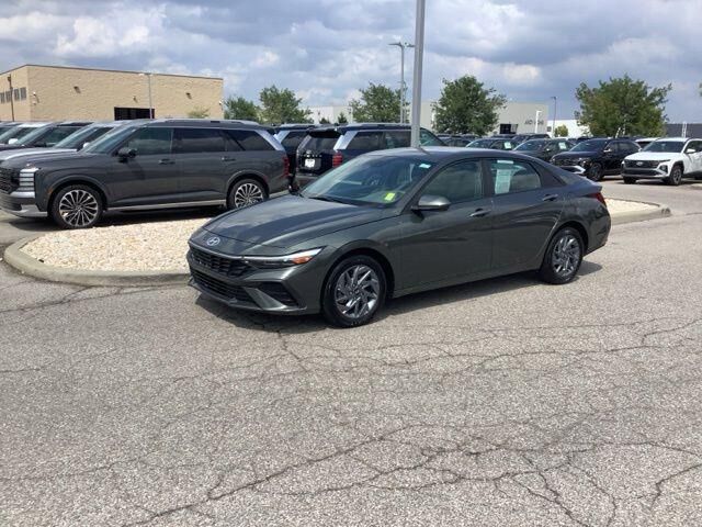 2024 Hyundai ELANTRA SEL