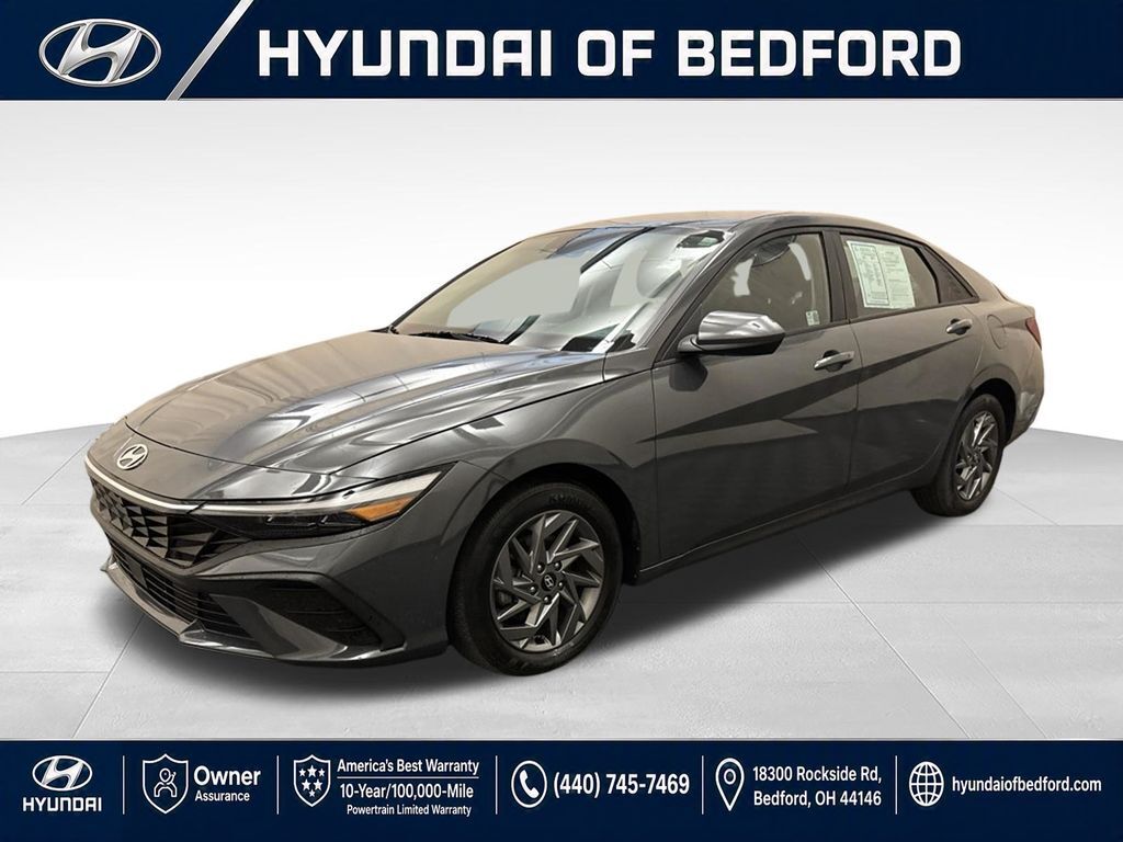 2024 Hyundai Elantra SEL — photo 1 of 11