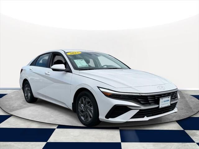 2025 Hyundai ELANTRA Hybrid Blue — photo 1 of 13