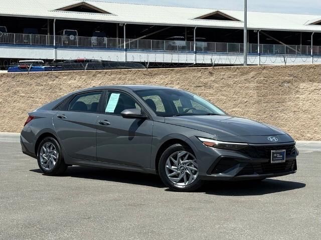 2025 Hyundai ELANTRA Hybrid Blue — photo 1 of 3