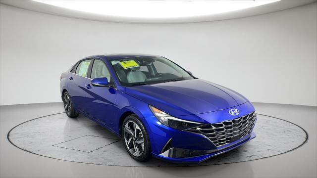 2023 Hyundai ELANTRA Limited — photo 1 of 13