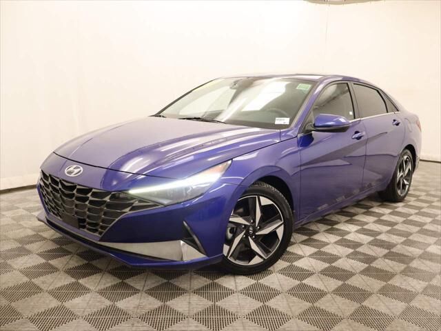2022 Hyundai ELANTRA Limited — photo 1 of 8