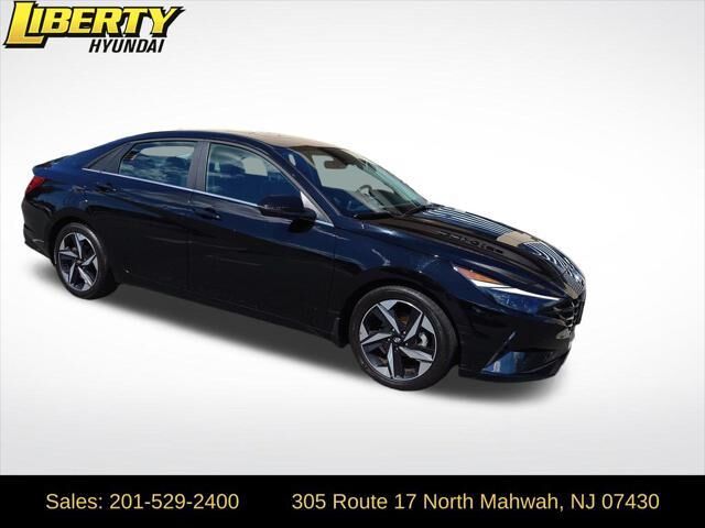 2023 Hyundai ELANTRA Limited — photo 1 of 13