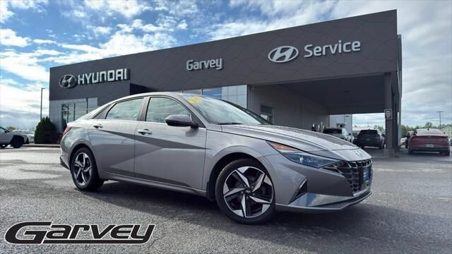 2023 Hyundai ELANTRA Limited — photo 1 of 13