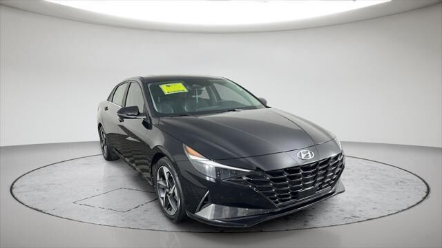 2022 Hyundai ELANTRA Limited — photo 1 of 13