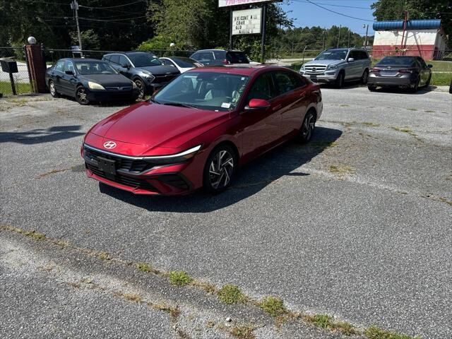 2024 Hyundai ELANTRA Limited — photo 1 of 13