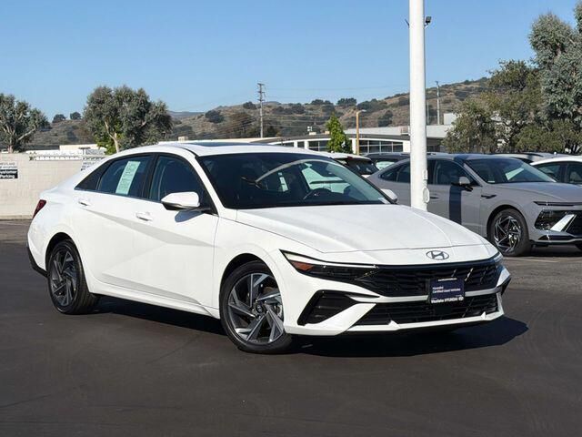 2025 Hyundai ELANTRA Limited