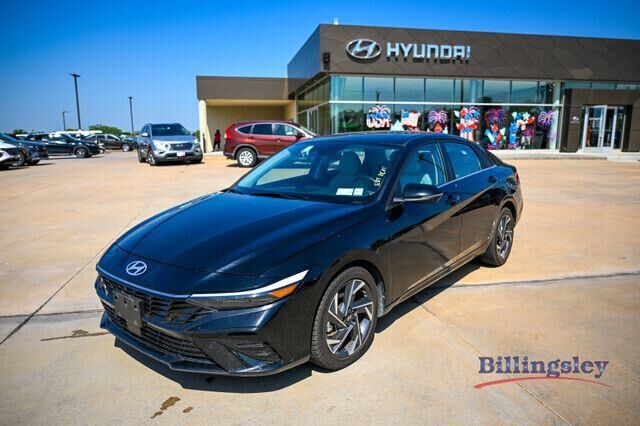 2024 Hyundai ELANTRA Limited