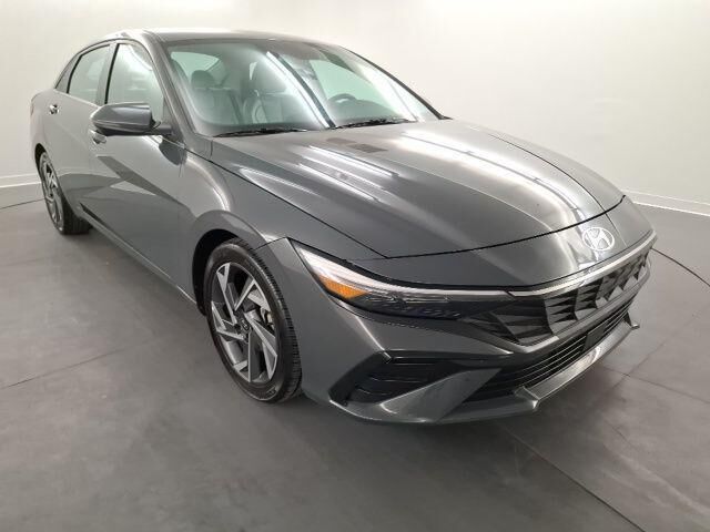 2024 Hyundai ELANTRA Limited — photo 1 of 13