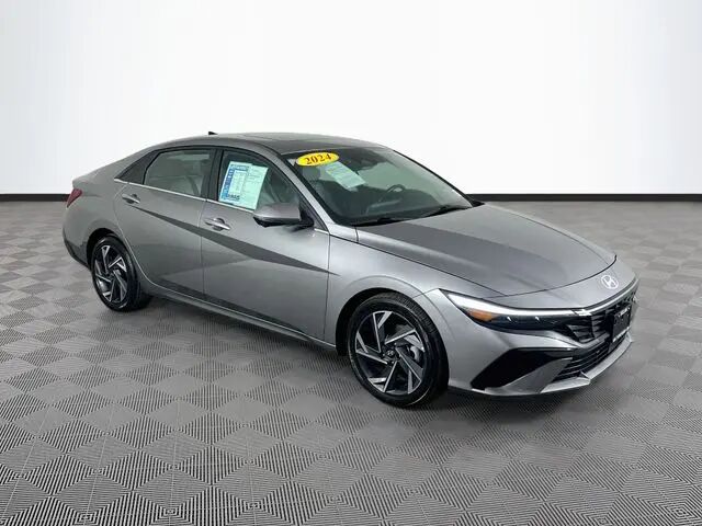2024 Hyundai ELANTRA Limited — photo 1 of 13