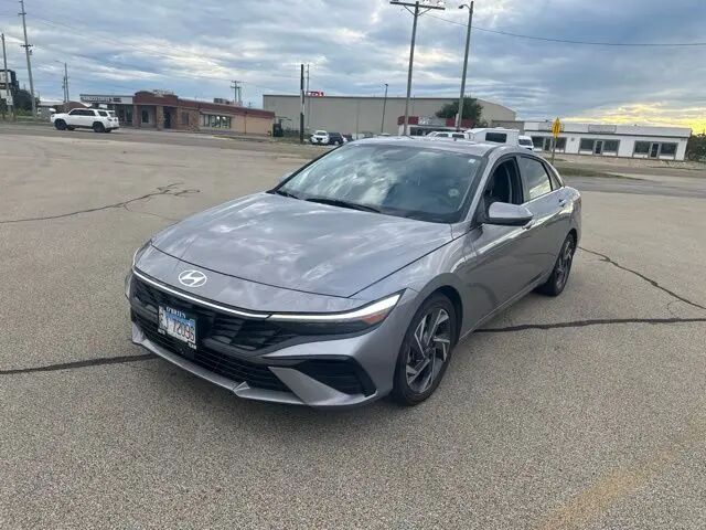 2025 Hyundai ELANTRA Limited