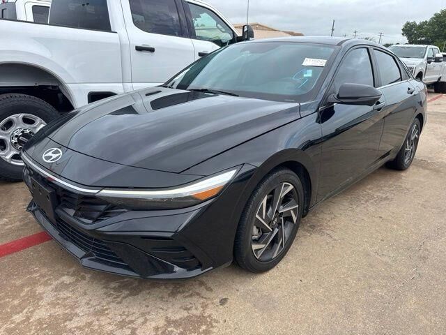 2024 Hyundai ELANTRA Limited — photo 1 of 13