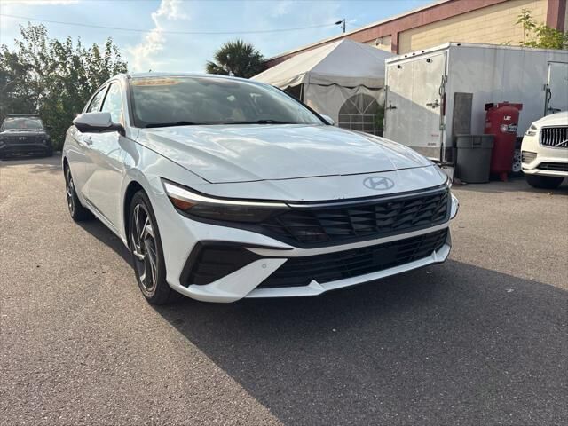 2024 Hyundai ELANTRA Limited