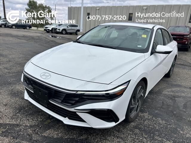 2025 Hyundai ELANTRA Limited