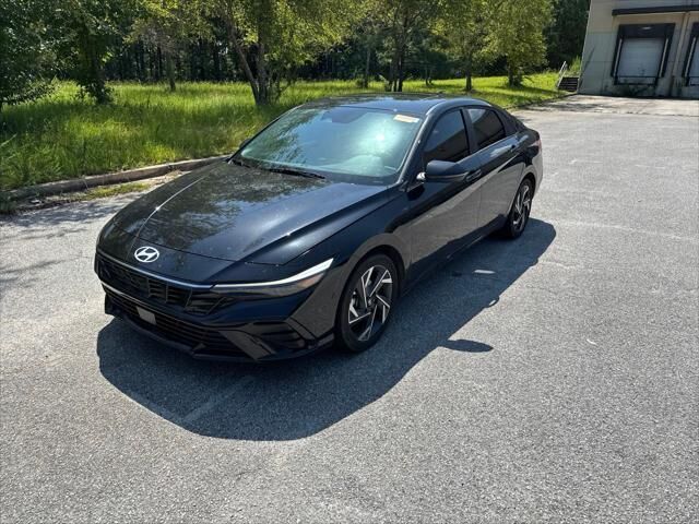 2025 Hyundai ELANTRA Limited
