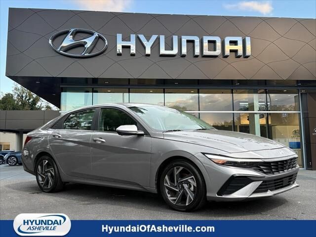 2024 Hyundai ELANTRA Limited — photo 1 of 13