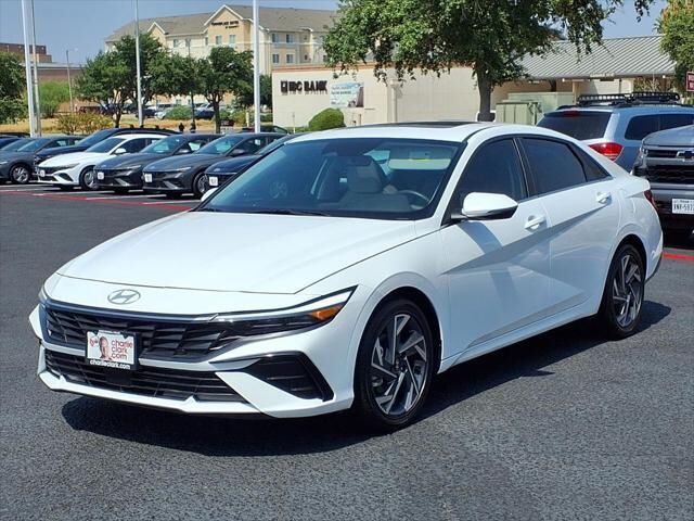 2025 Hyundai ELANTRA Limited