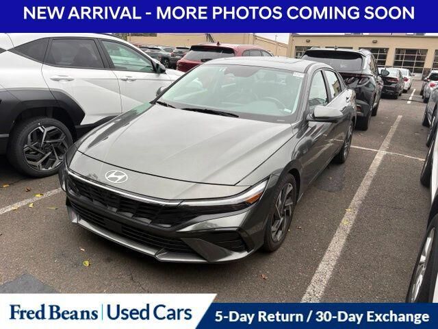 2024 Hyundai ELANTRA Limited