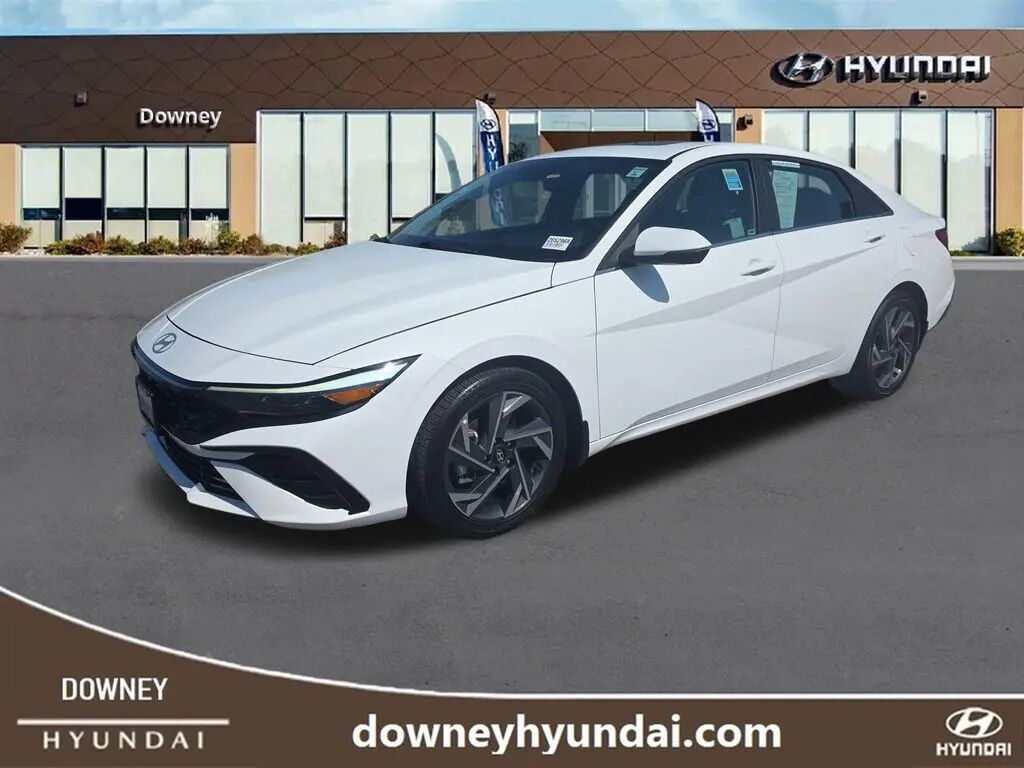 2025 Hyundai ELANTRA Limited — photo 1 of 13
