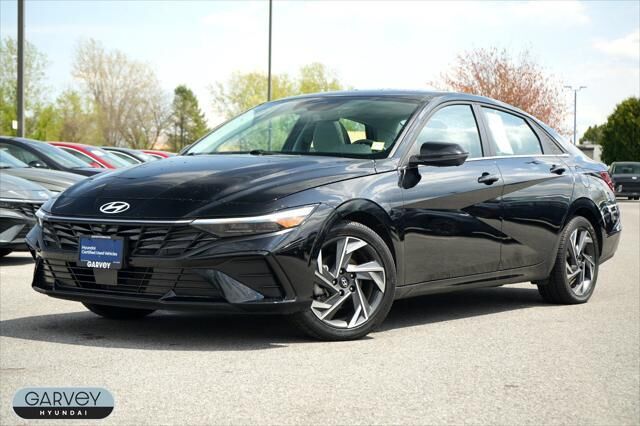 2024 Hyundai ELANTRA Limited — photo 1 of 13