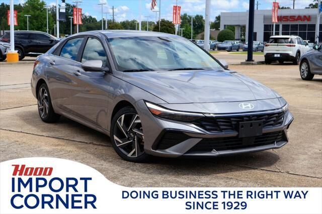 2024 Hyundai ELANTRA Limited