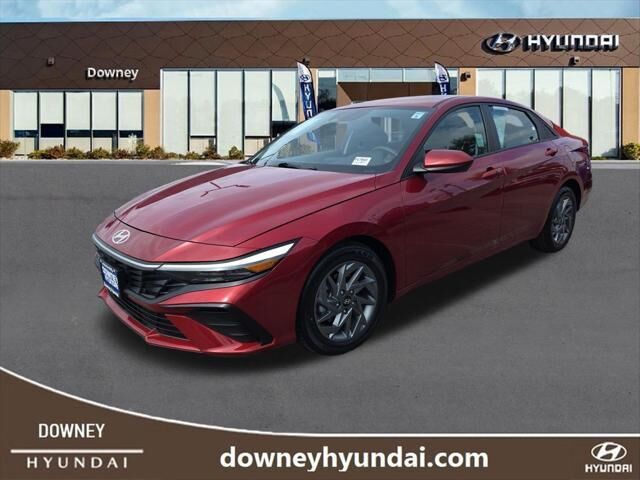2024 Hyundai ELANTRA Limited — photo 1 of 13