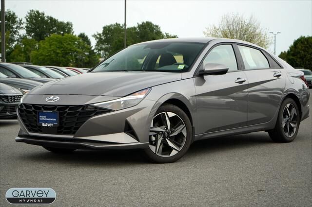 2023 Hyundai ELANTRA SEL — photo 1 of 1