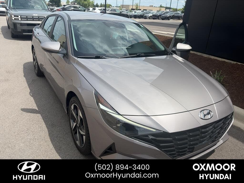 2023 Hyundai ELANTRA SEL — photo 1 of 1