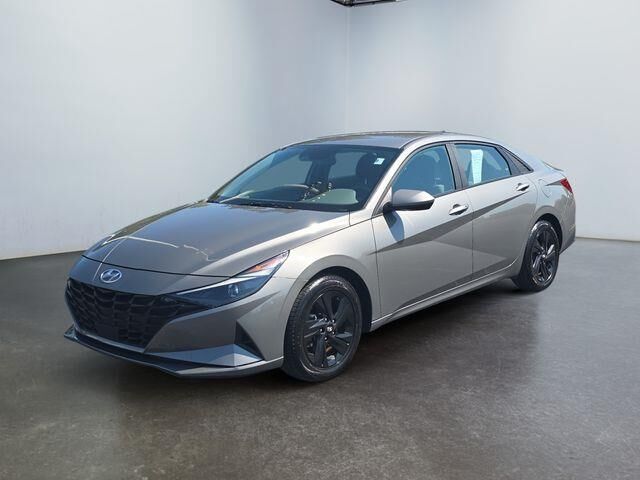 2022 Hyundai ELANTRA SEL — photo 1 of 13
