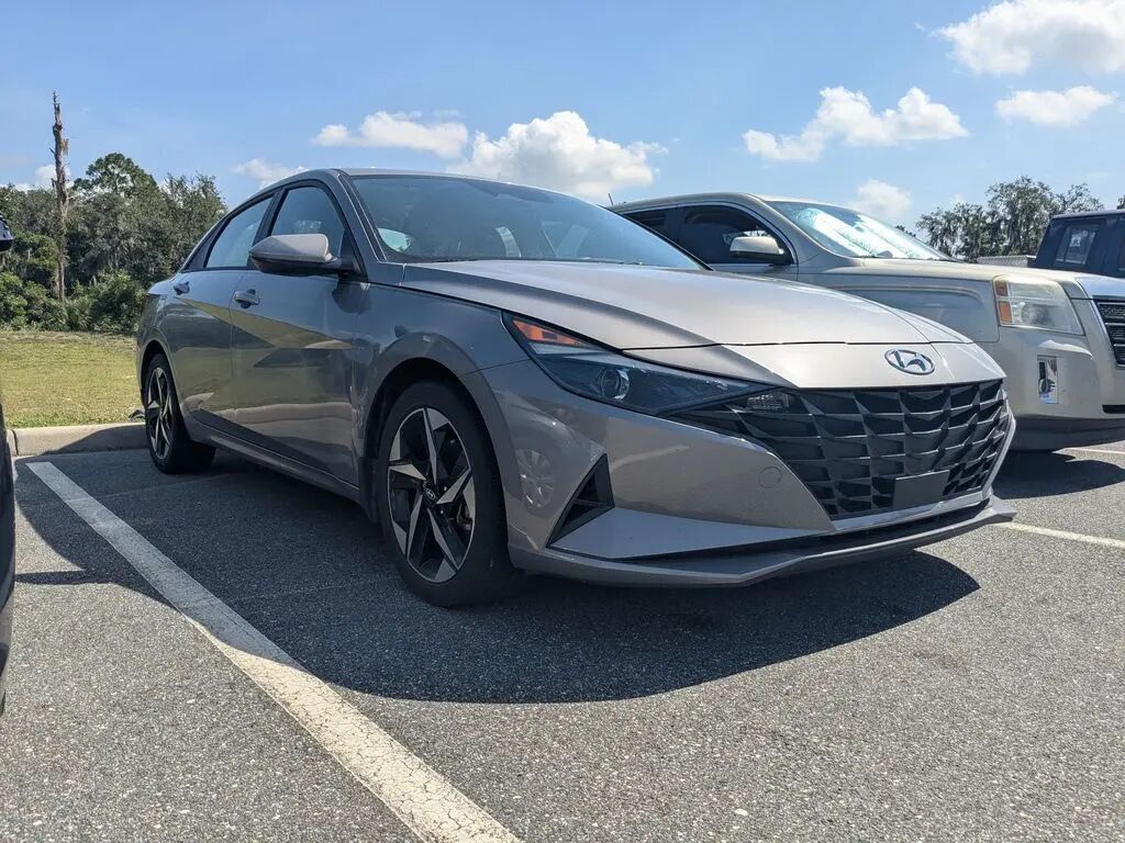 2023 Hyundai ELANTRA SEL