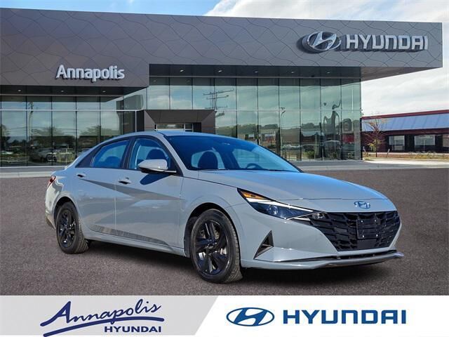 2022 Hyundai ELANTRA SEL