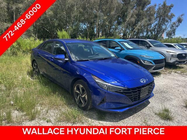 2023 Hyundai ELANTRA SEL — photo 1 of 4