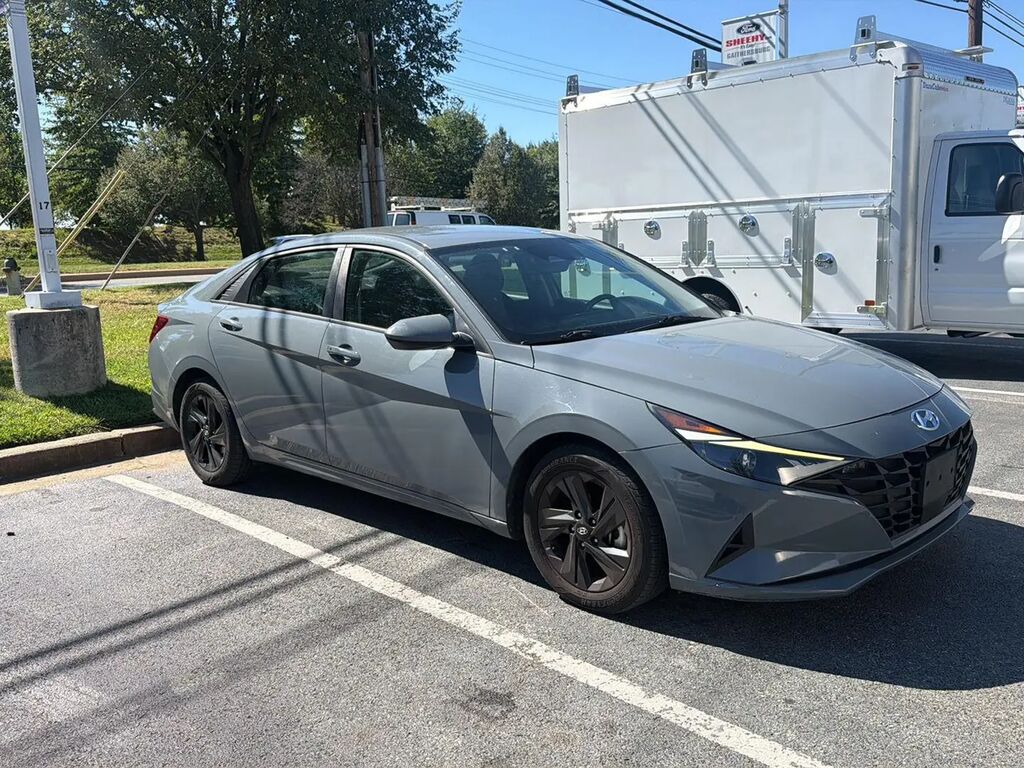 2021 Hyundai ELANTRA SEL — photo 1 of 13