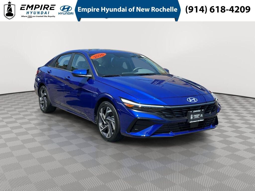 2025 Hyundai ELANTRA SEL Convenience — photo 1 of 13