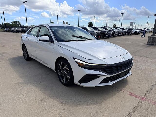 2025 Hyundai ELANTRA SEL Convenience