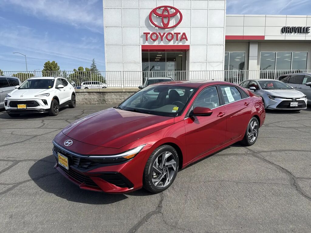 2025 Hyundai ELANTRA SEL Convenience — photo 1 of 13