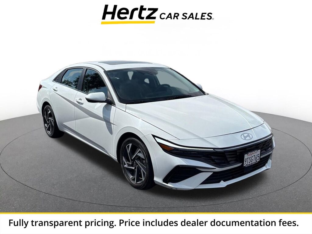 2025 Hyundai Elantra SEL Convenience — photo 1 of 13
