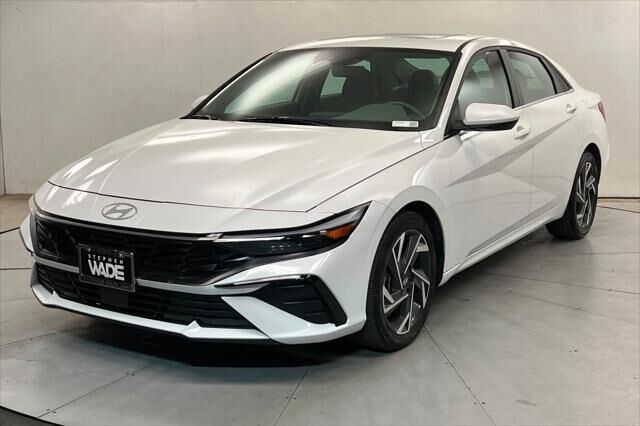 2025 Hyundai ELANTRA SEL Convenience — photo 1 of 13
