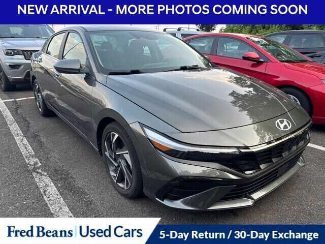 2024 Hyundai ELANTRA SEL