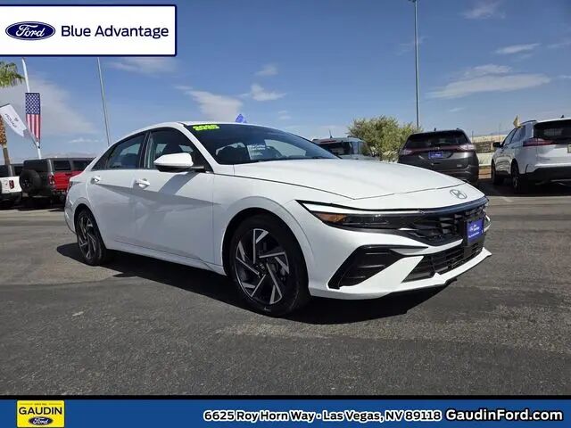 2025 Hyundai ELANTRA SEL Convenience — photo 1 of 12