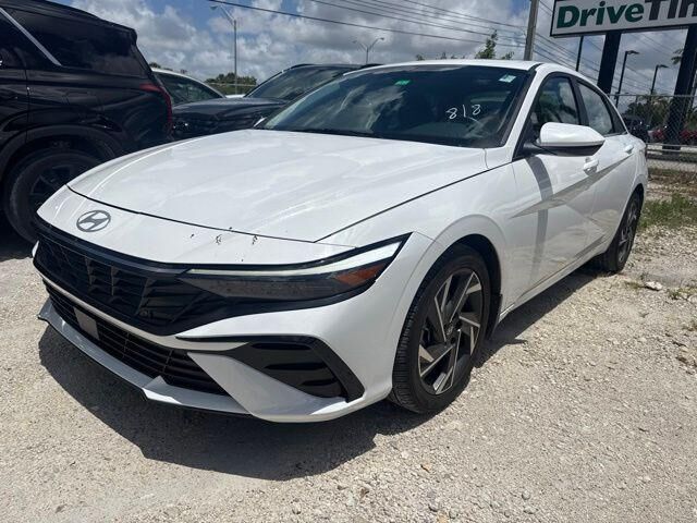 2024 Hyundai ELANTRA SEL
