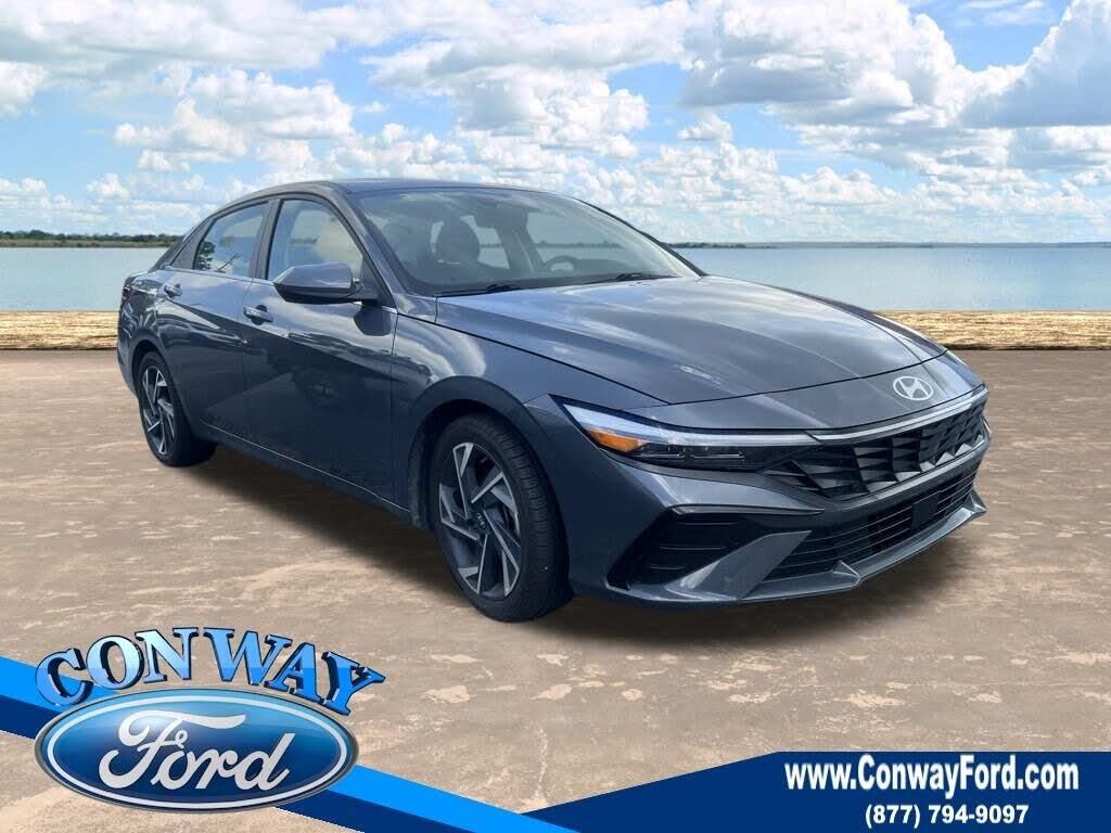 2025 Hyundai ELANTRA SEL Convenience — photo 1 of 1