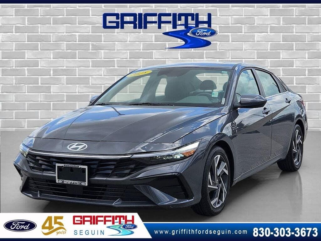 2025 Hyundai ELANTRA SEL Convenience — photo 1 of 1