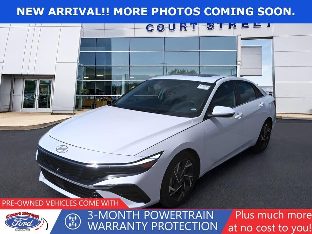 2025 Hyundai ELANTRA SEL Convenience — photo 1 of 14