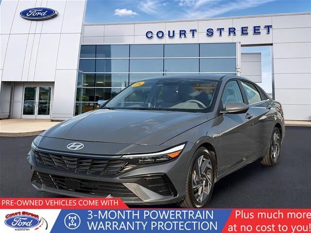 2025 Hyundai ELANTRA SEL Convenience — photo 1 of 13