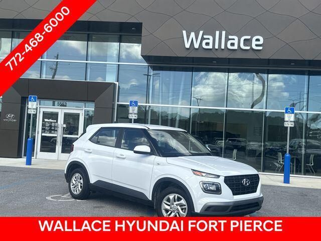 2022 Hyundai VENUE SE — photo 1 of 13