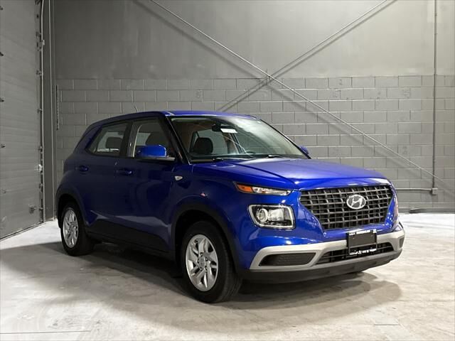 2023 Hyundai VENUE SE — photo 1 of 13