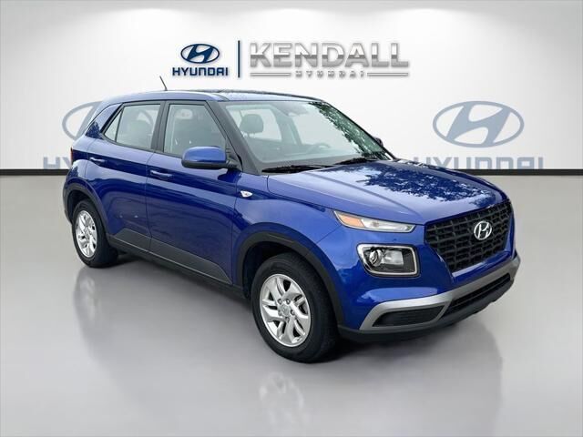 2024 Hyundai VENUE SE — photo 1 of 13