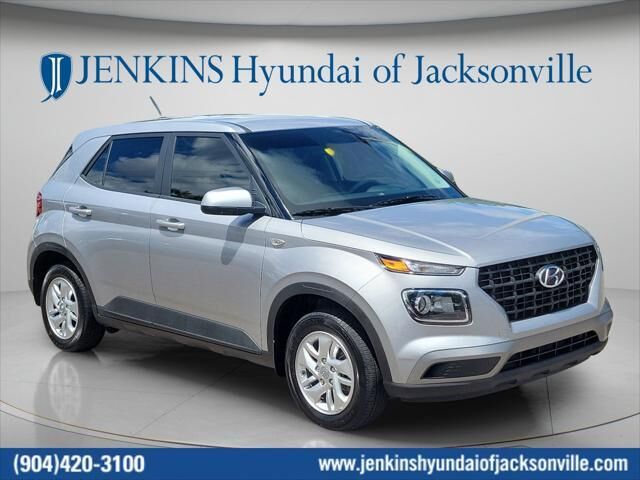 2025 Hyundai VENUE SE — photo 1 of 13