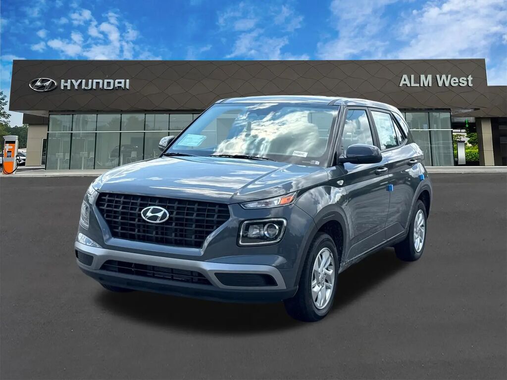 2026 Hyundai VENUE SE — photo 1 of 13
